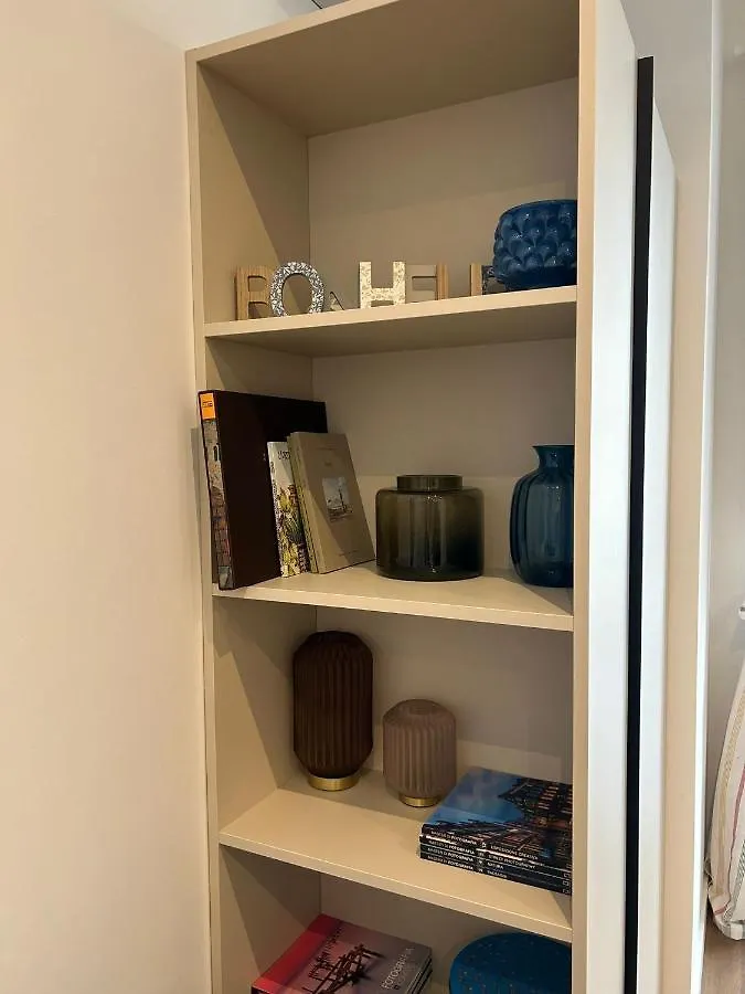 Spring Apartments Палермо Италия